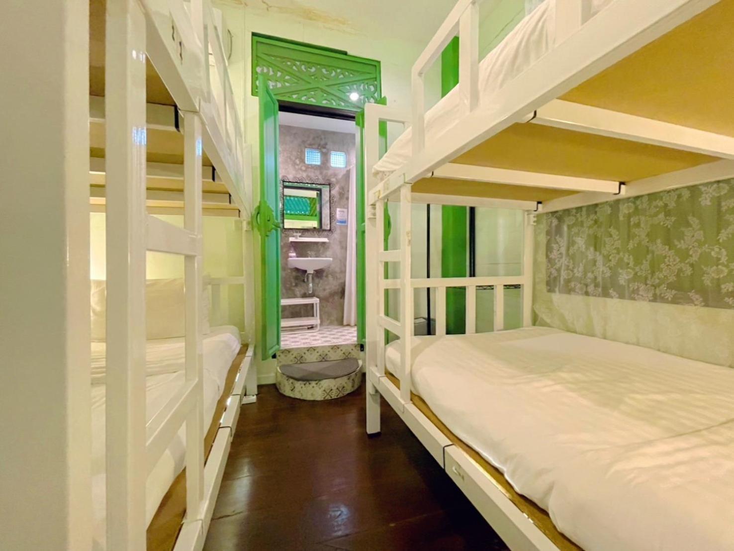 Green Teak House Bangkok Buitenkant foto