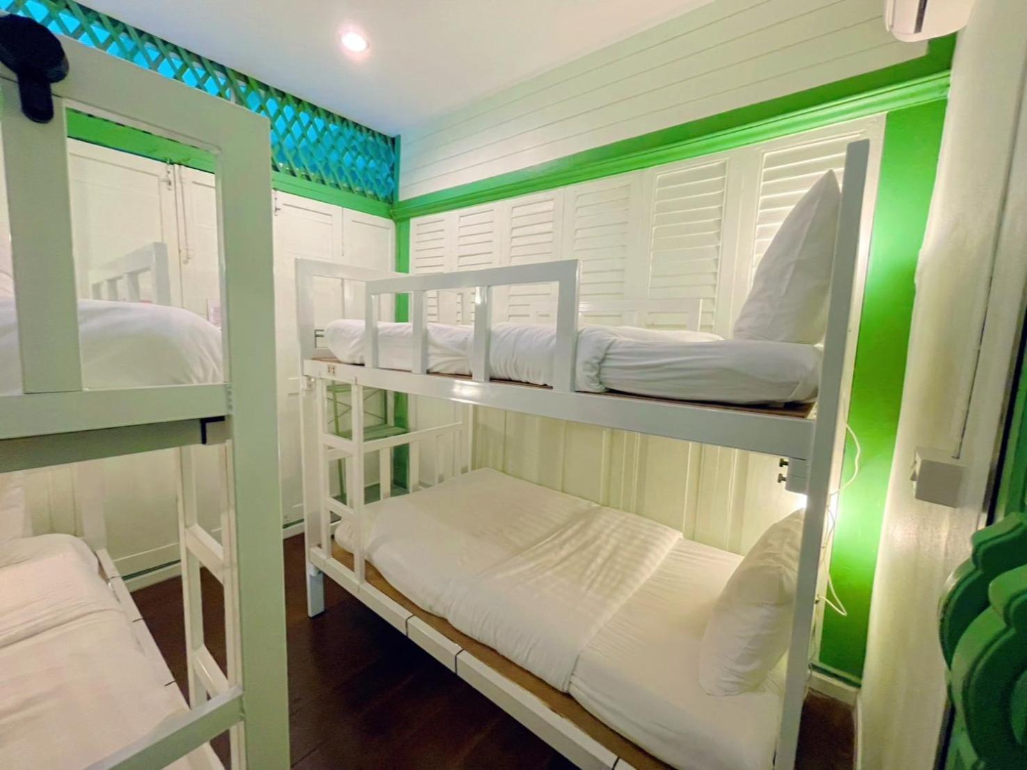 Green Teak House Bangkok Buitenkant foto