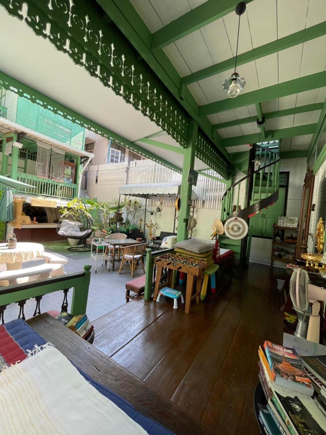 Green Teak House Bangkok Buitenkant foto
