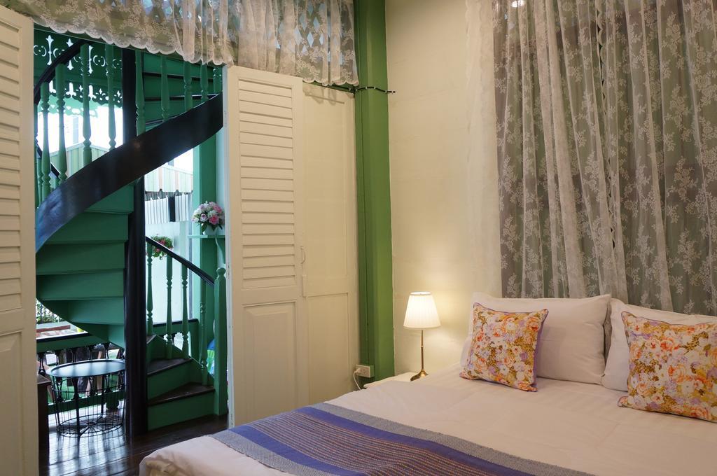 Green Teak House Bangkok Buitenkant foto
