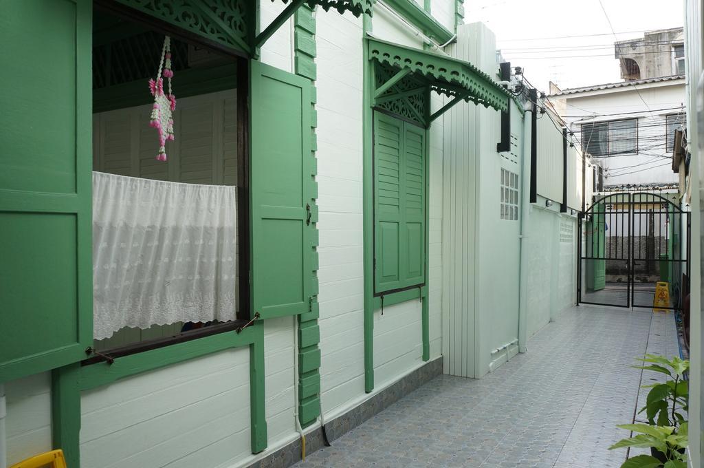 Green Teak House Bangkok Buitenkant foto